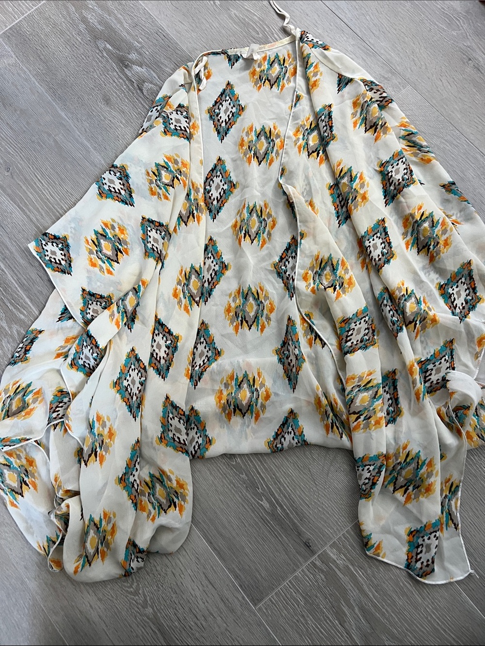 Lightweight Cream Aztec Print Kimono - Unbranded